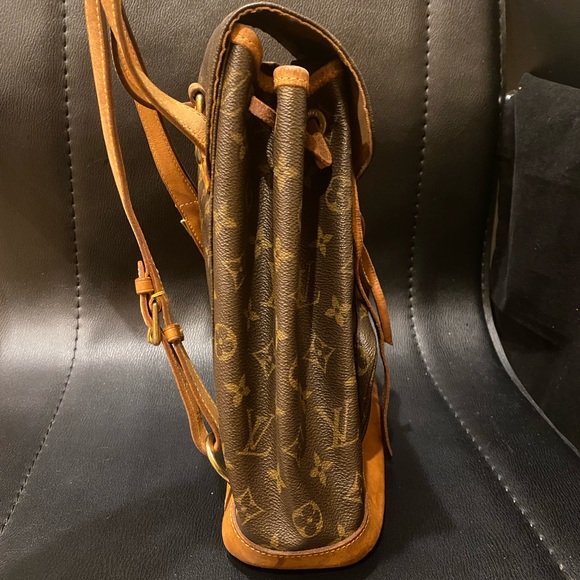 Louis Vuitton monograms Montsouris MM backpack - Picture 4 of 13